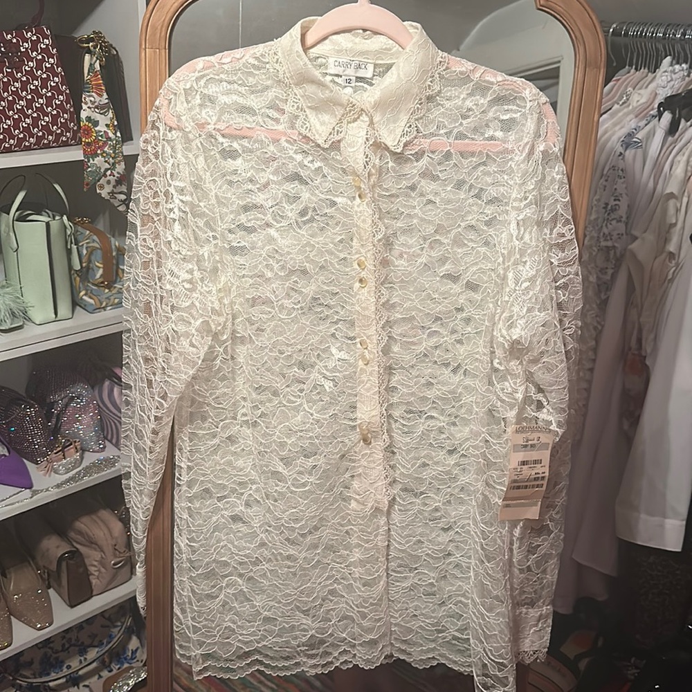 Vintage carry back top button down lace